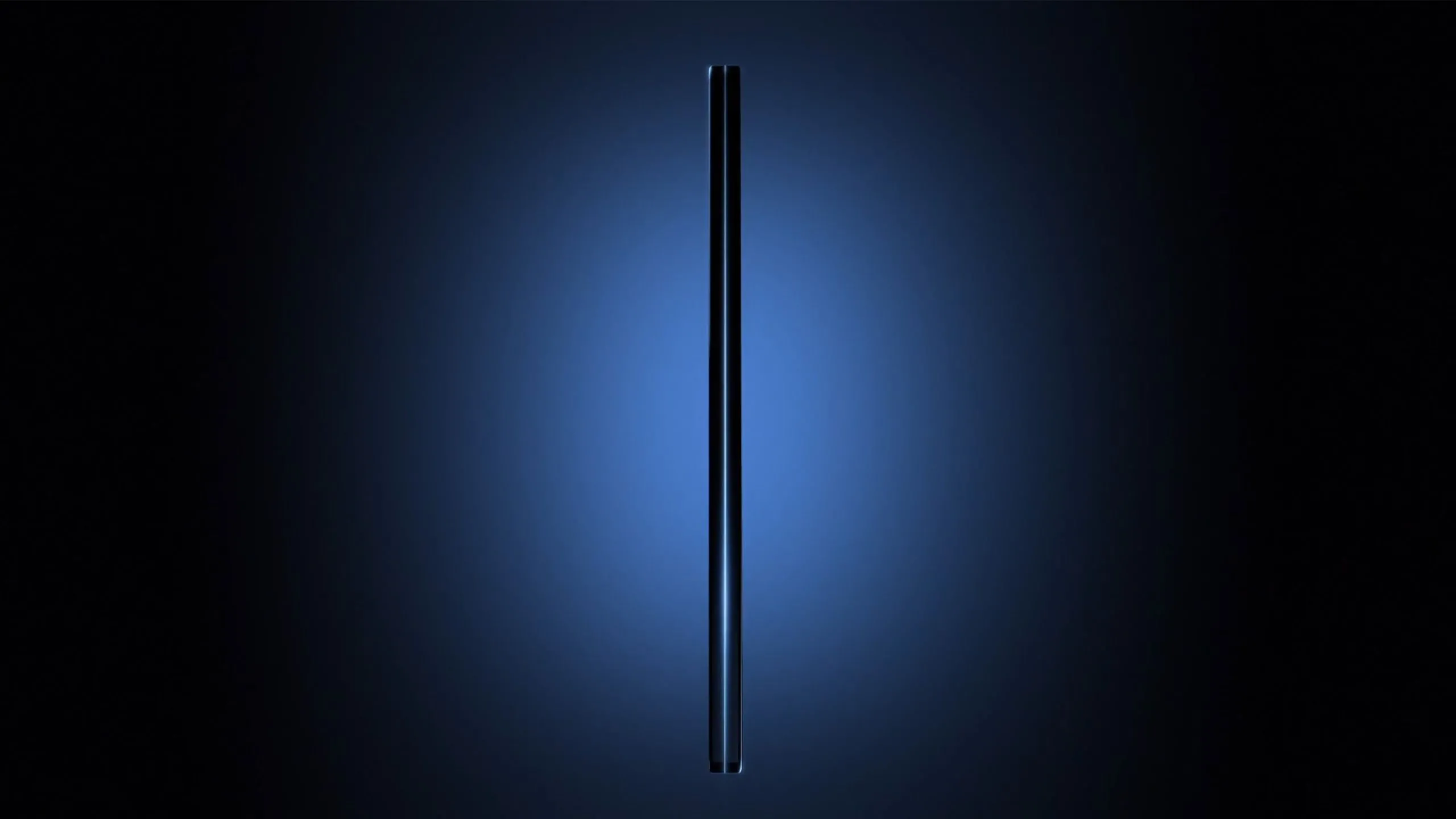 Ảnh nhá hàng mới nhất cho thấy thiết kế siêu mỏng của Galaxy Z Fold 7 khi gập và mở ra.
