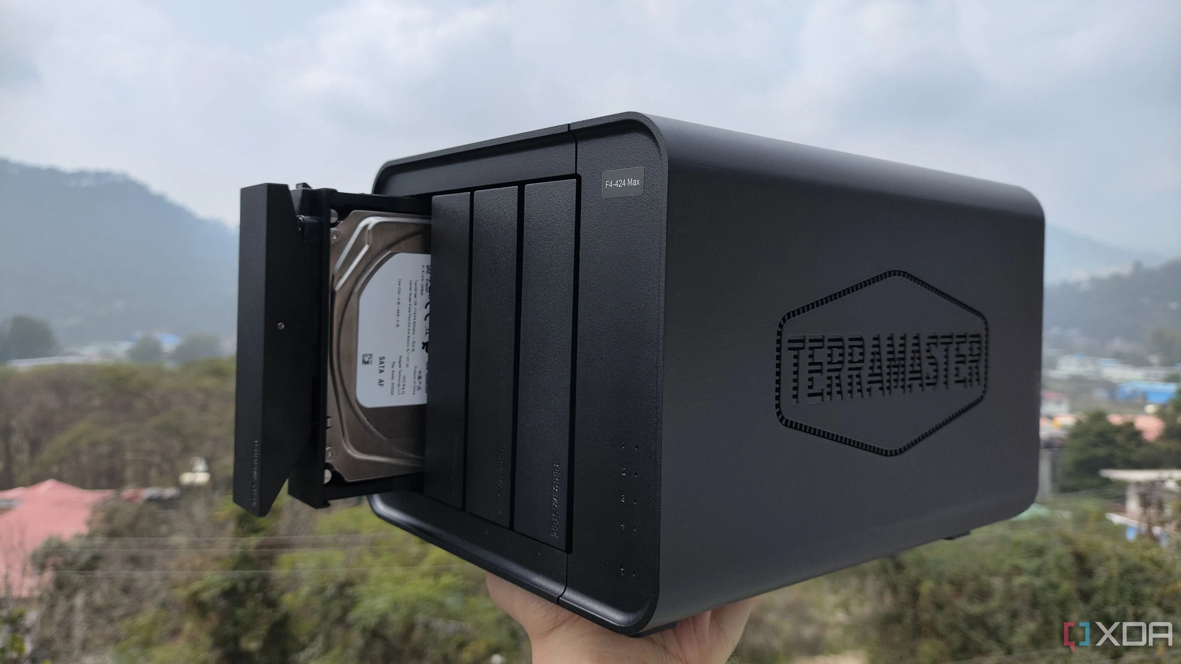 Bộ NAS TerraMaster F4-424 Max, thiết bị trung tâm cho giải pháp lưu trữ iSCSI