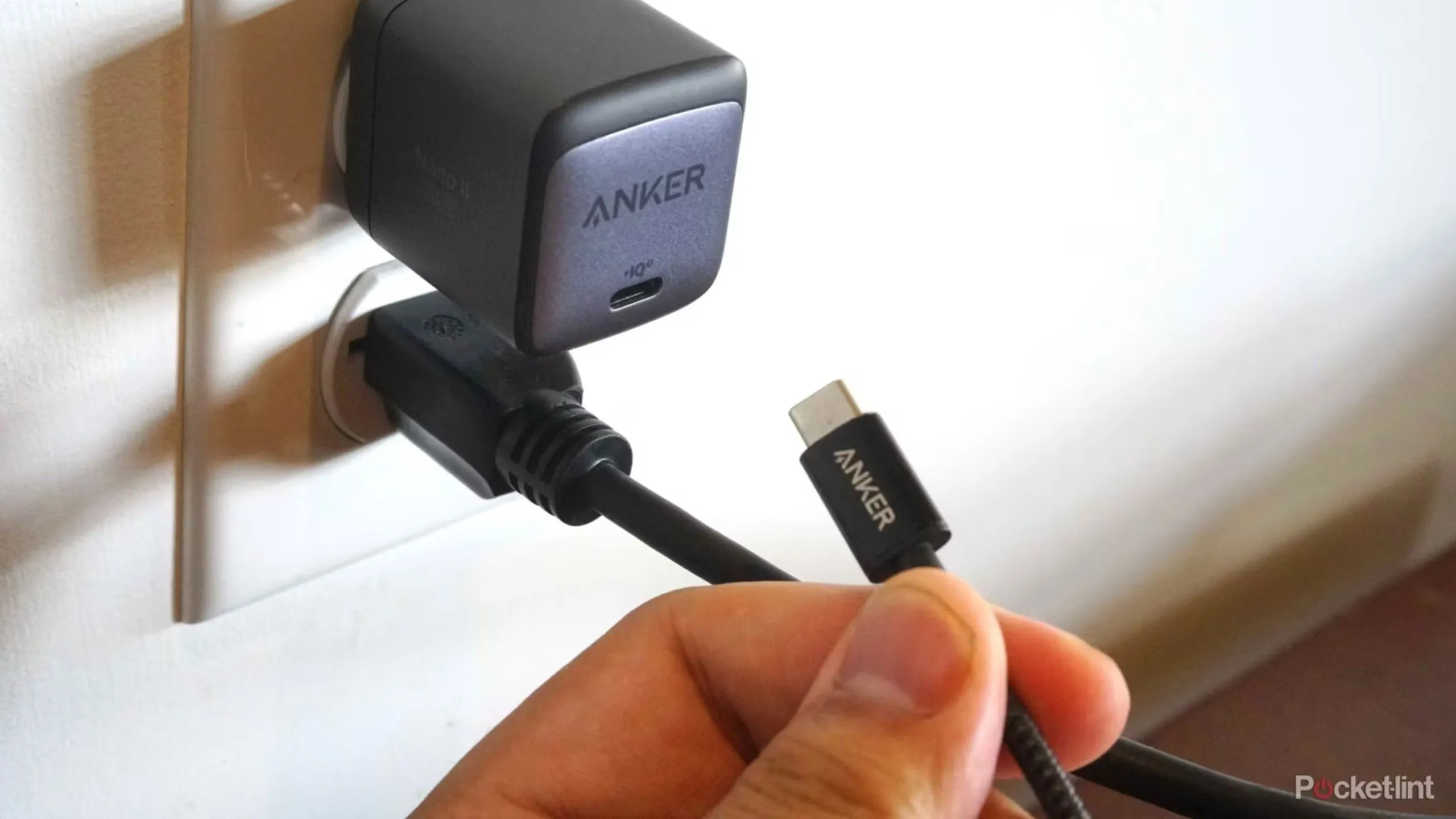 Củ sạc và cáp Anker USB-C hỗ trợ sạc nhanh