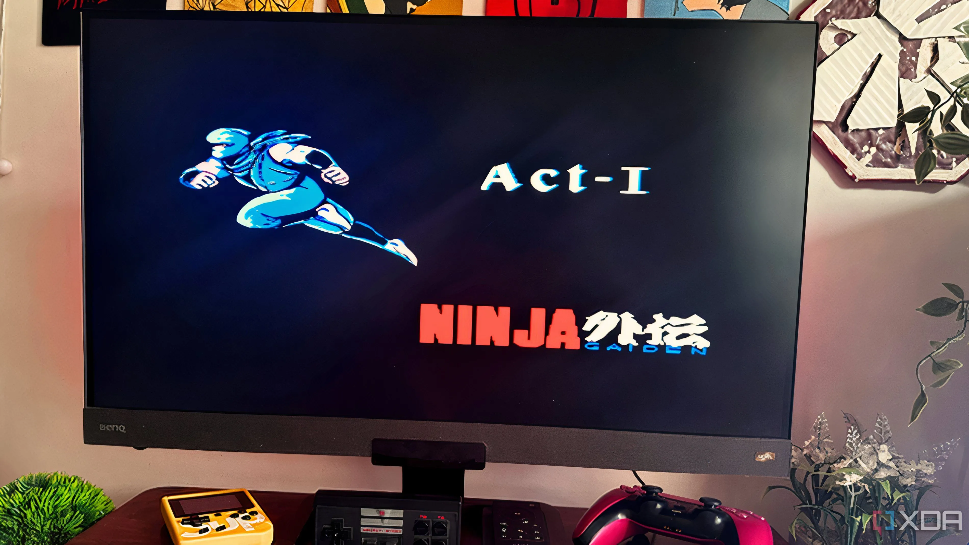 Game Ninja Gaiden 1988 hiển thị trên màn hình máy tính, minh họa cho thể loại platformer cổ điển.