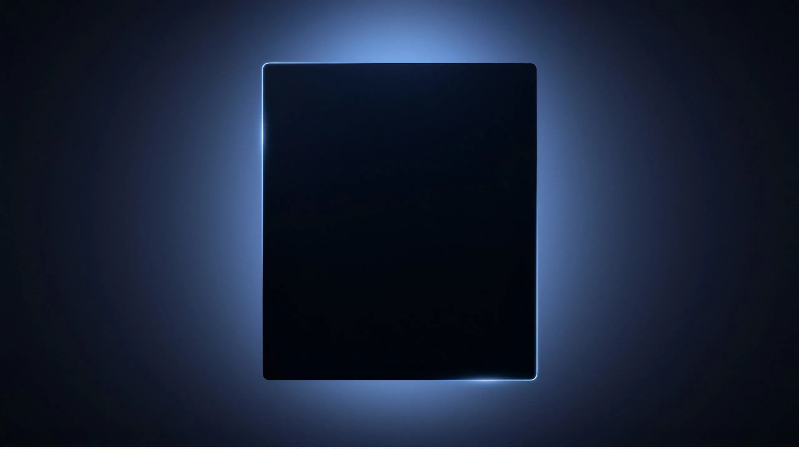 Hình ảnh nhá hàng đầu tiên về Galaxy Z Fold 7 với thông điệp 'Meet the Next Chapter of Ultra'.