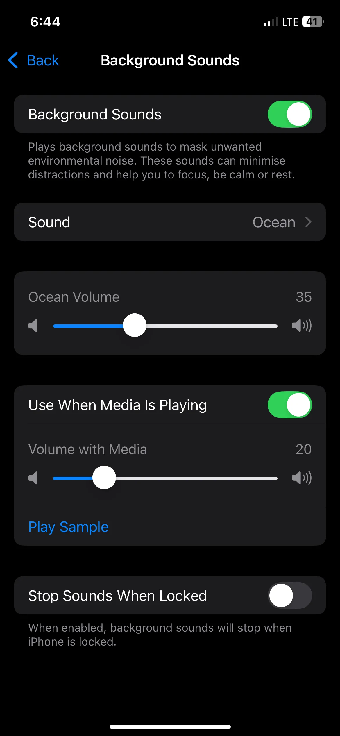 Âm thanh nền (Background Sounds) trên iPhone được đổi thành &quot;Đại dương&quot;