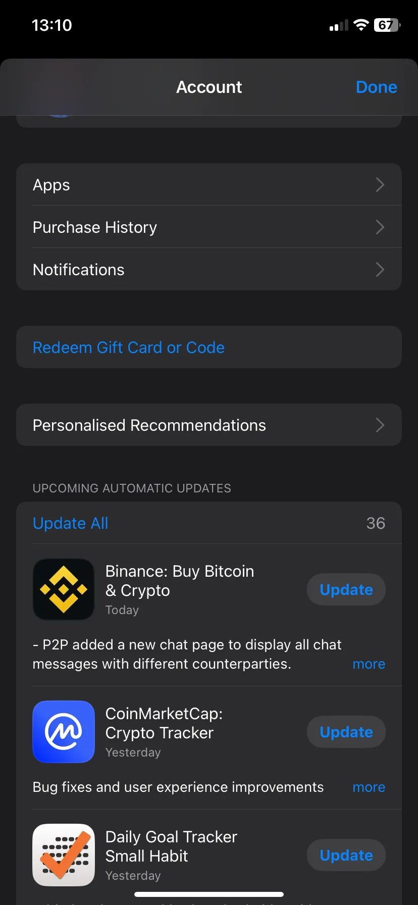 Ảnh chụp màn hình hiển thị danh sách các bản cập nhật ứng dụng có sẵn trong App Store, minh họa bước cập nhật ứng dụng để cải thiện hiệu suất iPhone.