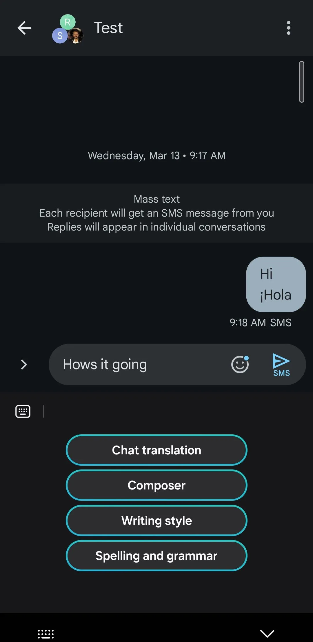Bàn phím Samsung hiển thị tính năng Chat Assist của Galaxy AI, hỗ trợ kiểm tra ngữ pháp, chính tả và viết lại tin nhắn