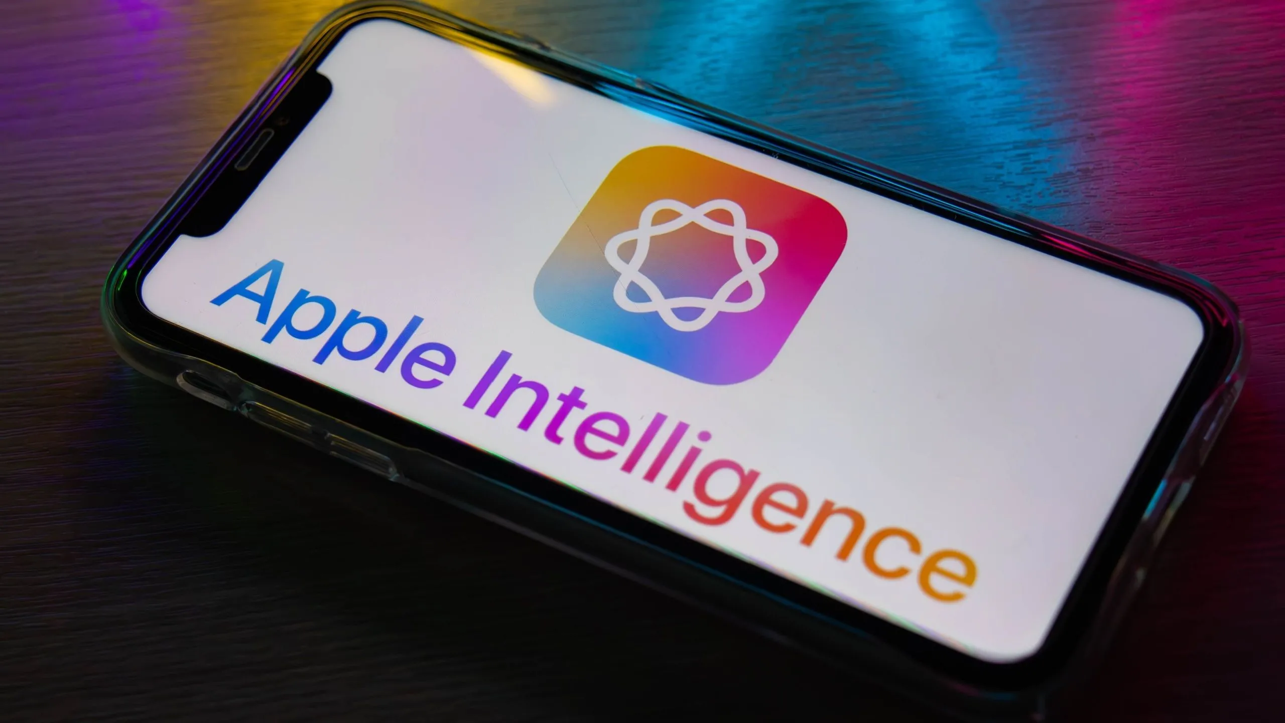Biểu tượng Apple Intelligence trên màn hình iPhone, thể hiện sự phát triển ban đầu của nền tảng AI mới từ Apple