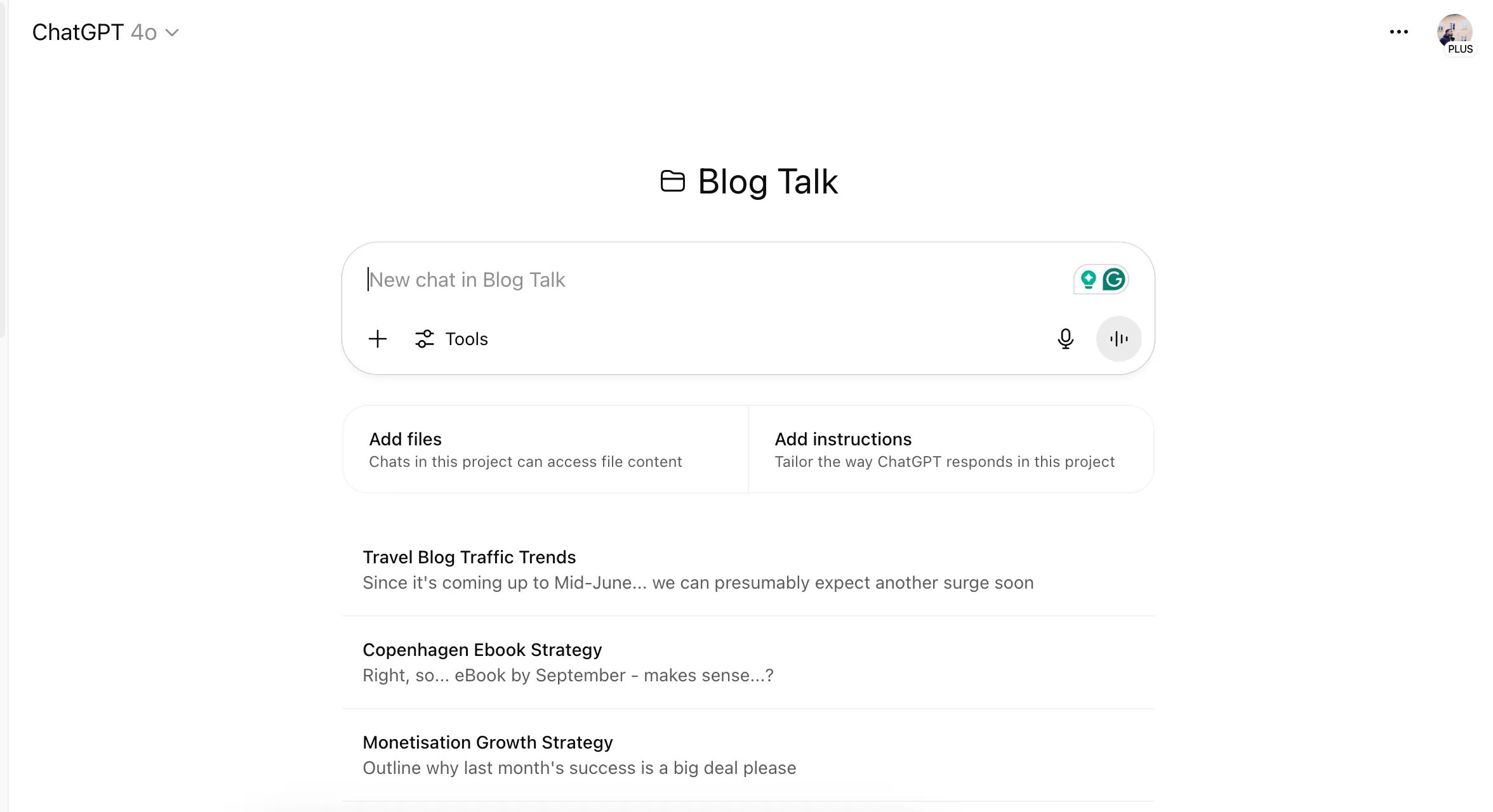 Các cuộc trò chuyện về dự án sáng tạo được nhóm lại trong ChatGPT Project Blog Chat