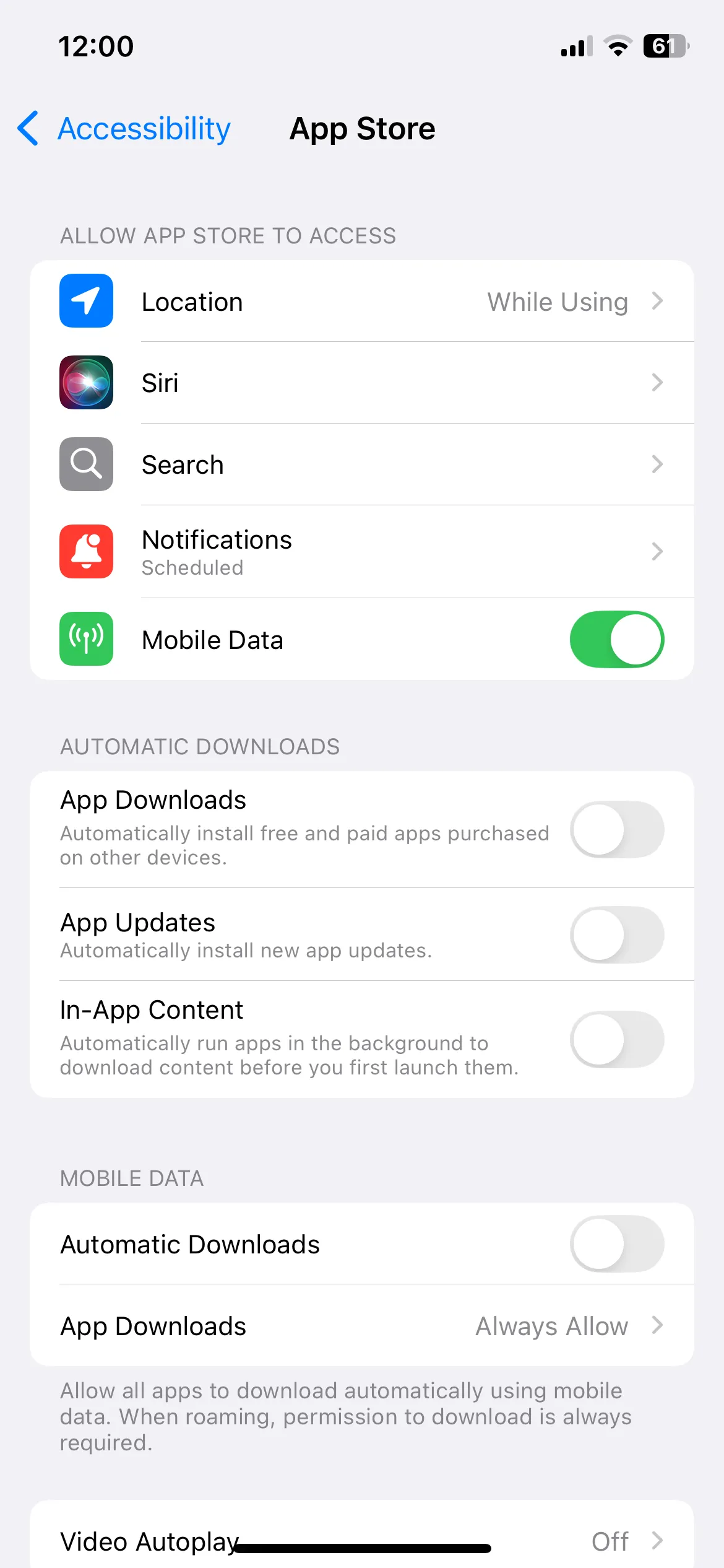 Cài đặt App Store trên iPhone, hiển thị các tùy chọn &quot;Tải về tự động&quot; cho Ứng dụng và Cập nhật ứng dụng