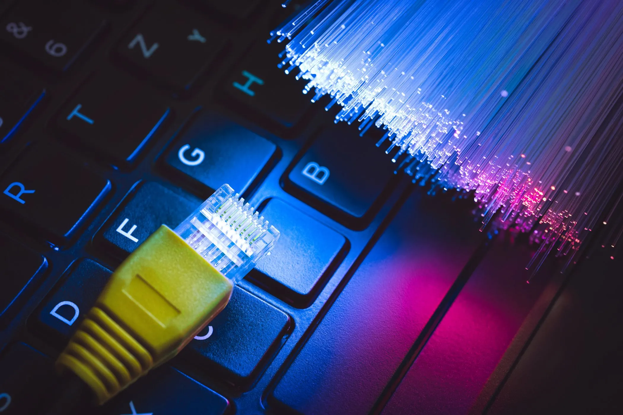 Cổng Ethernet kết nối với laptop