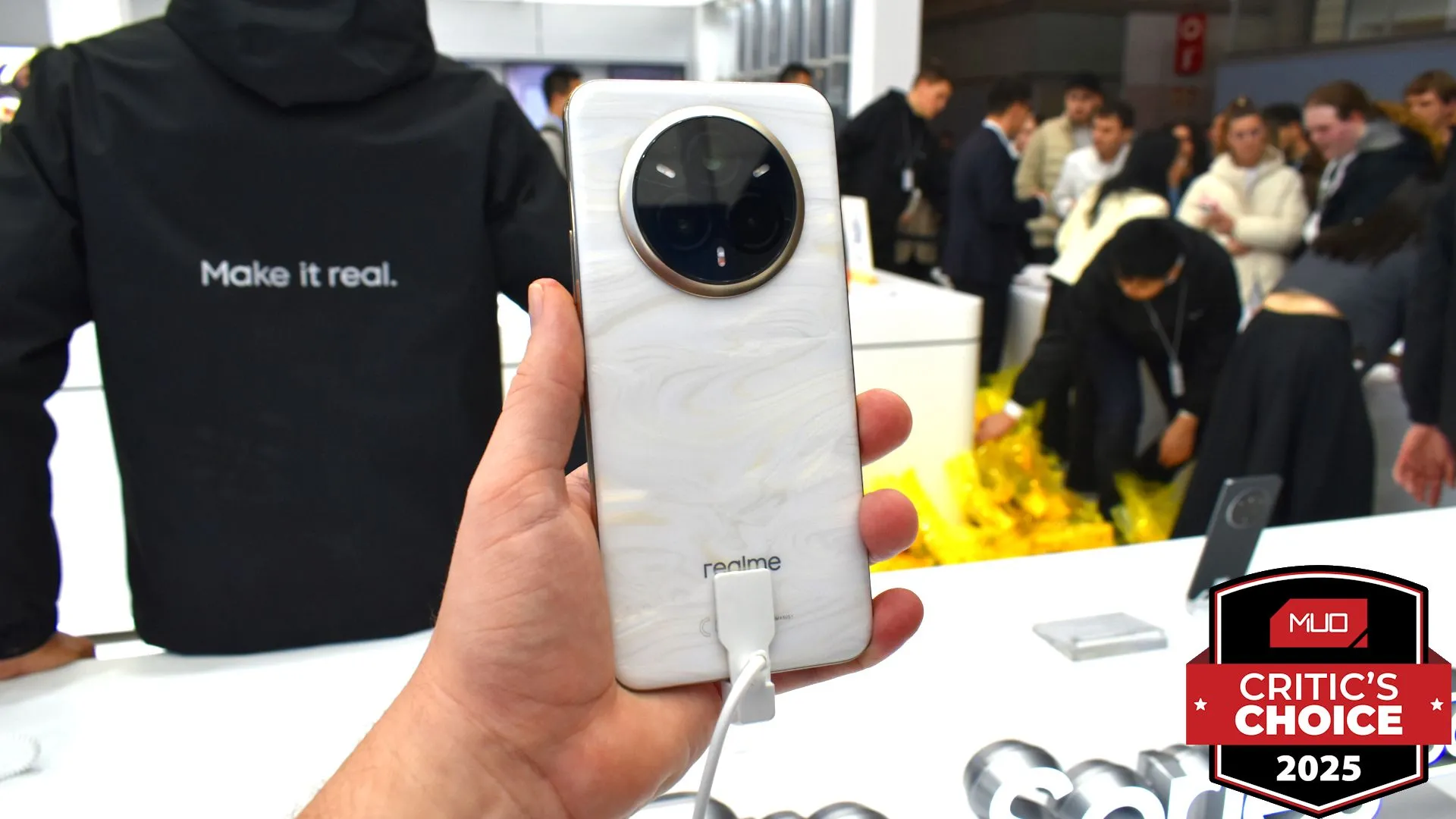 Điện thoại Realme 14 Pro+ 5G tại MWC 2025 với giải thưởng, mặt lưng độc đáo