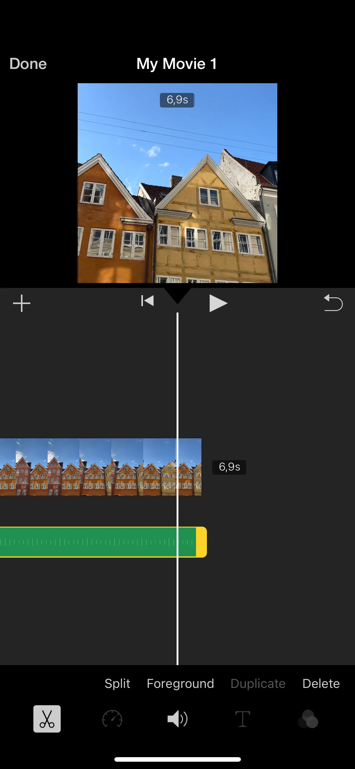 Giao diện chỉnh sửa nhạc trong ứng dụng iMovie trên iPhone
