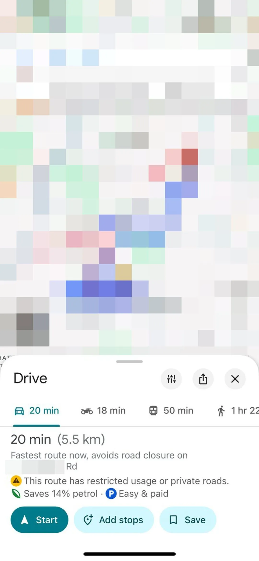 Giao diện Google Maps thể hiện mức độ dễ dàng đỗ xe cho điểm đến trên iPhone