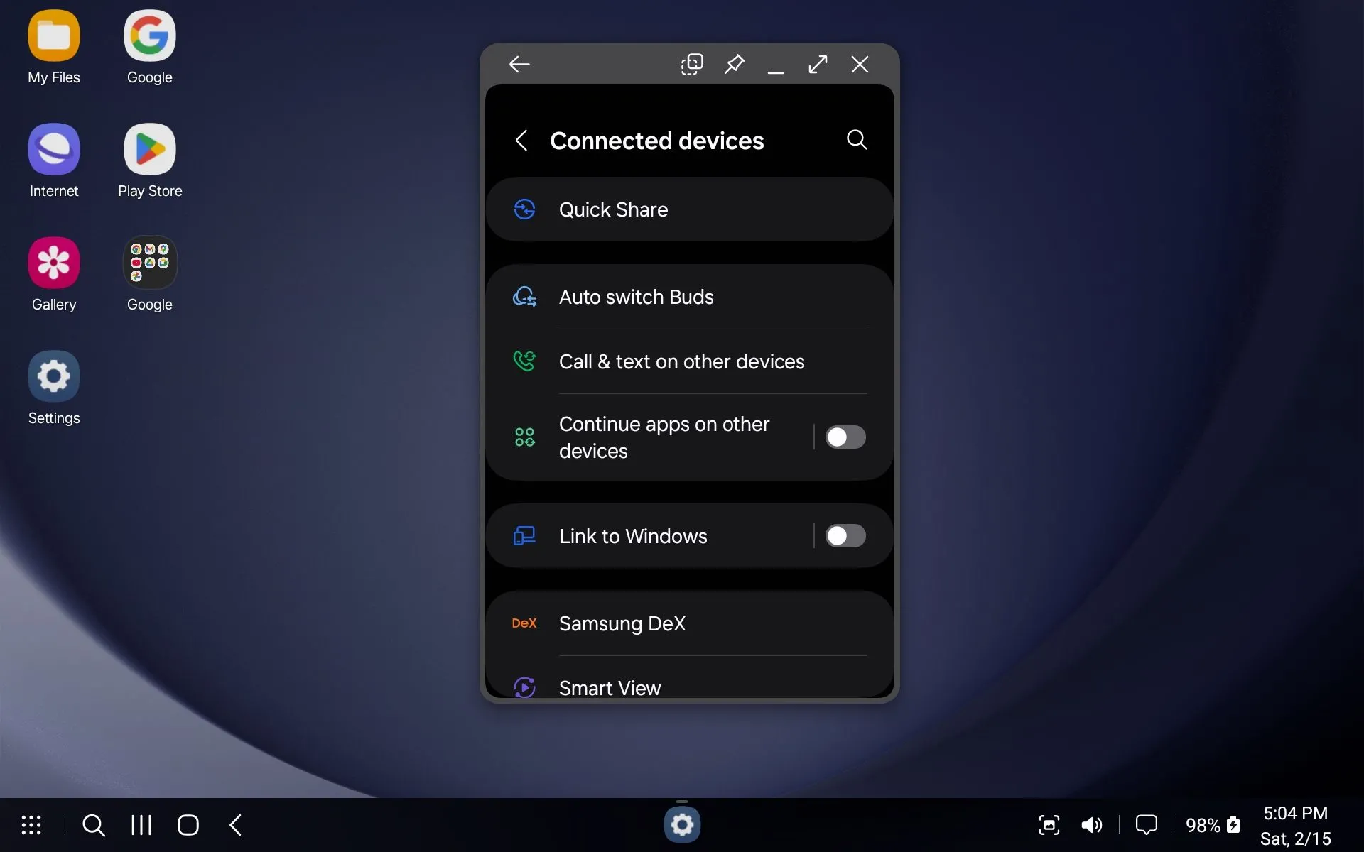 Giao diện Samsung DeX trên màn hình lớn với menu cài đặt