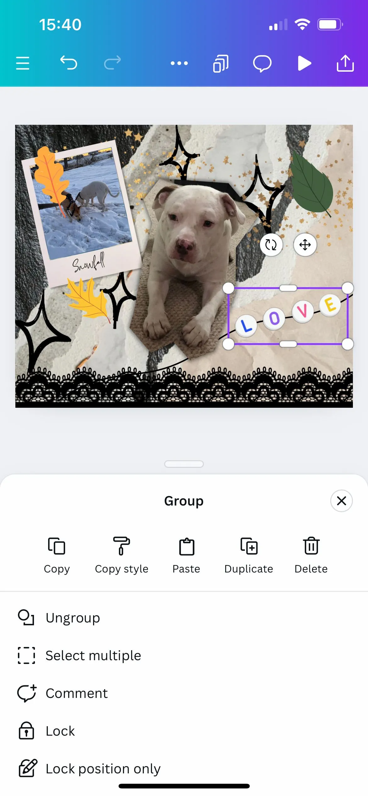 Giao diện ứng dụng Canva hiển thị tùy chọn &quot;Ungroup&quot; trên thanh công cụ nổi, minh họa cách bỏ nhóm các yếu tố trên thiết bị di động.