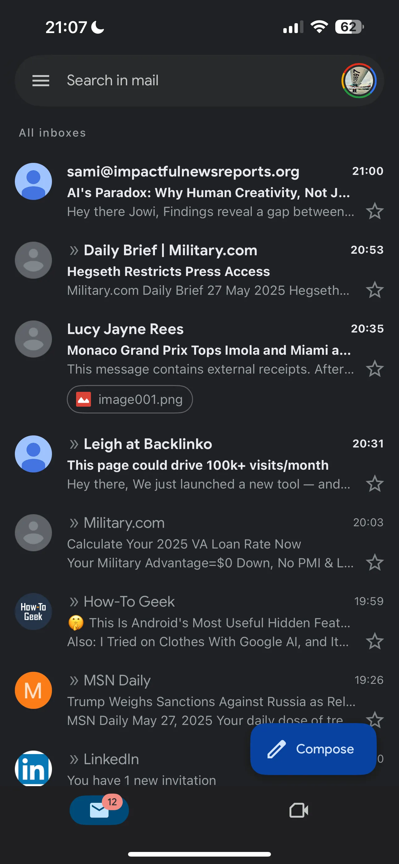 Hộp thư đến đã được phân loại rõ ràng trong ứng dụng Gmail trên iPhone