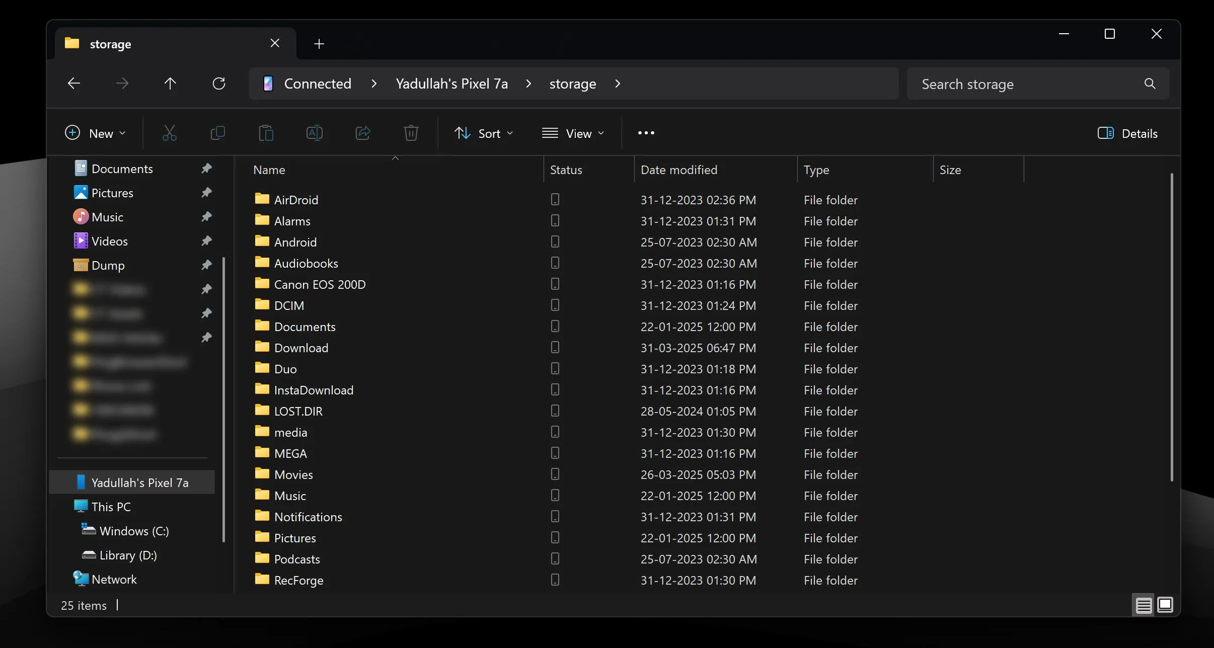 Màn hình hiển thị bộ nhớ điện thoại được kết nối qua Phone Link trong File Explorer của Windows