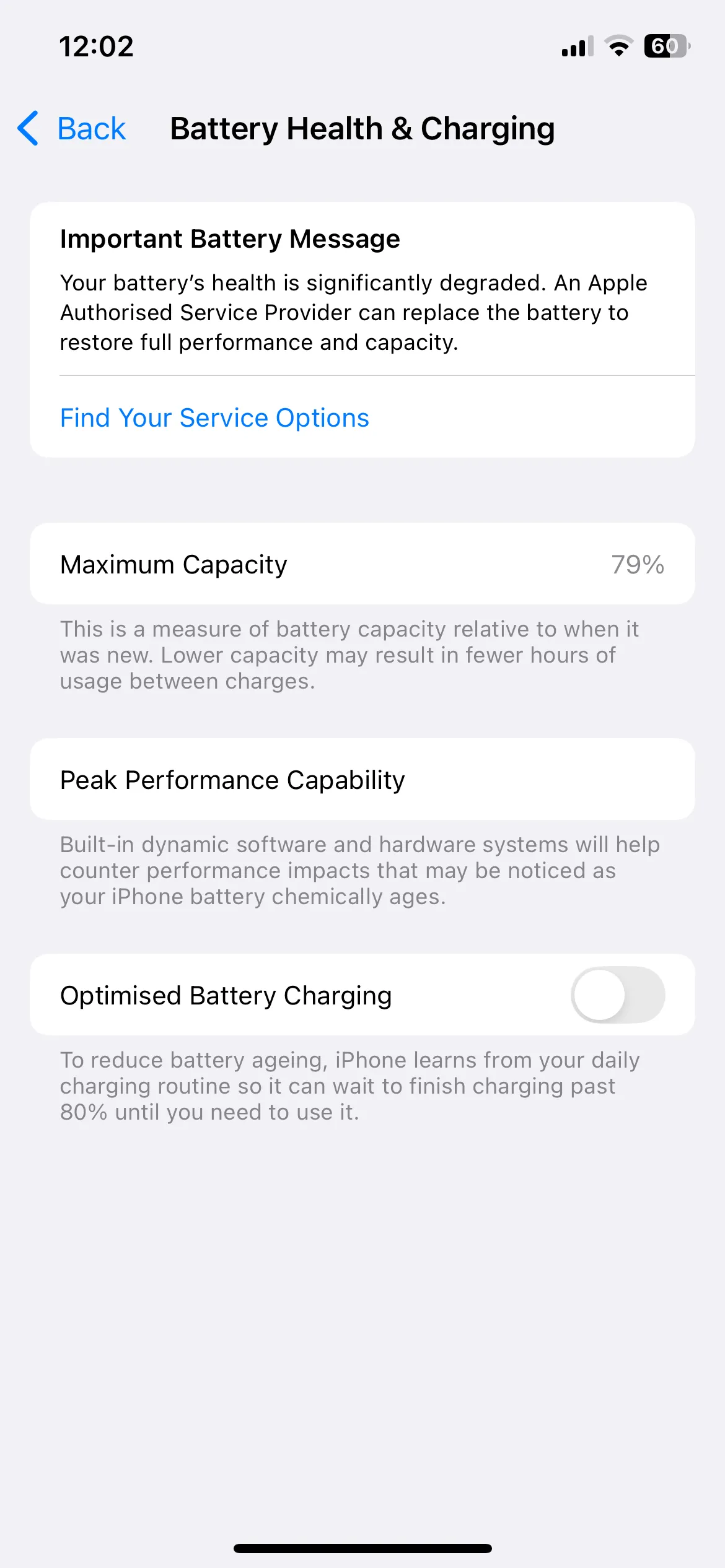 Màn hình Tình trạng pin trên iPhone hiển thị Dung lượng tối đa, giúp người dùng kiểm tra độ chai pin