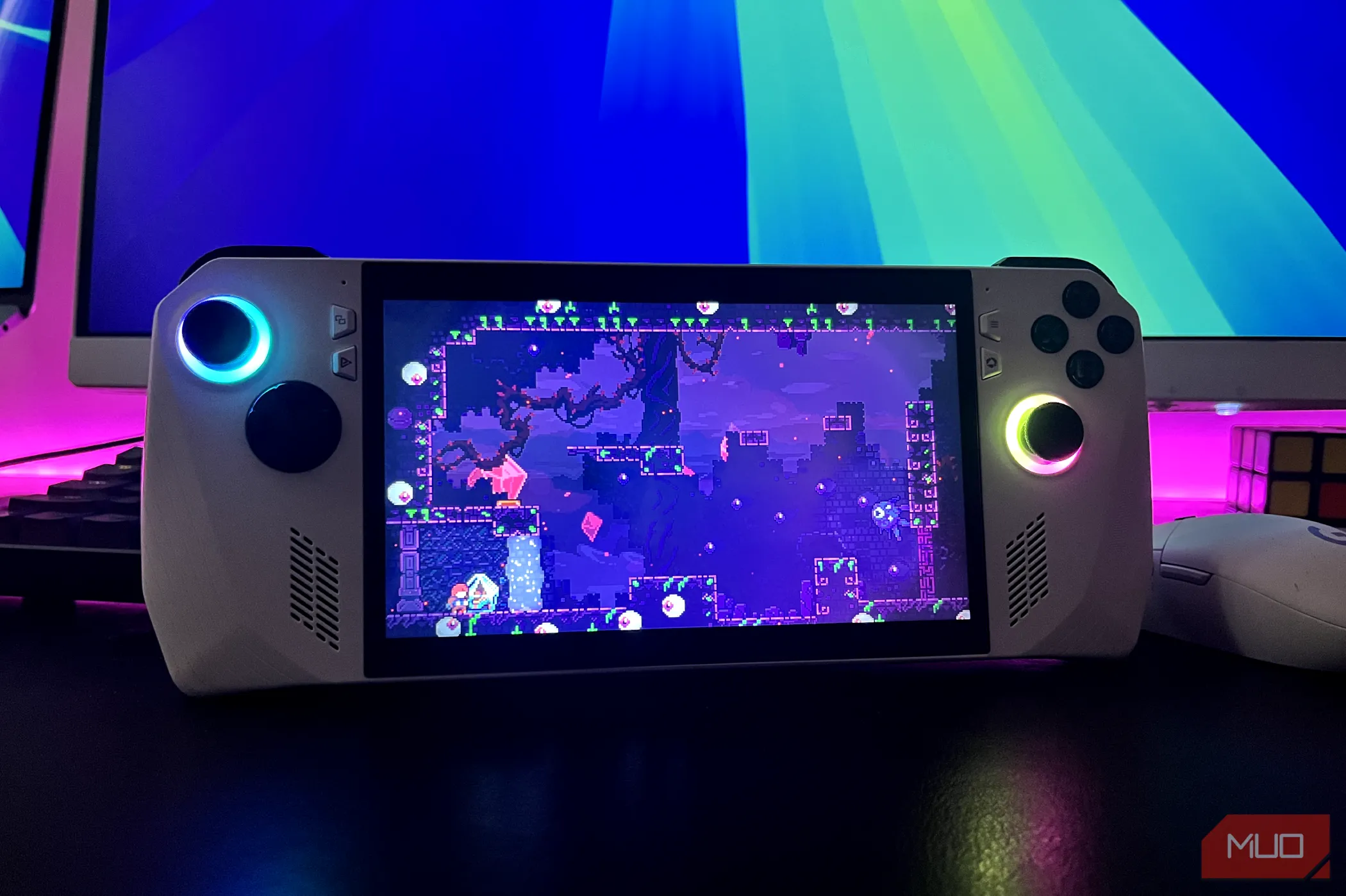 Máy chơi game cầm tay ASUS ROG Ally chạy Windows
