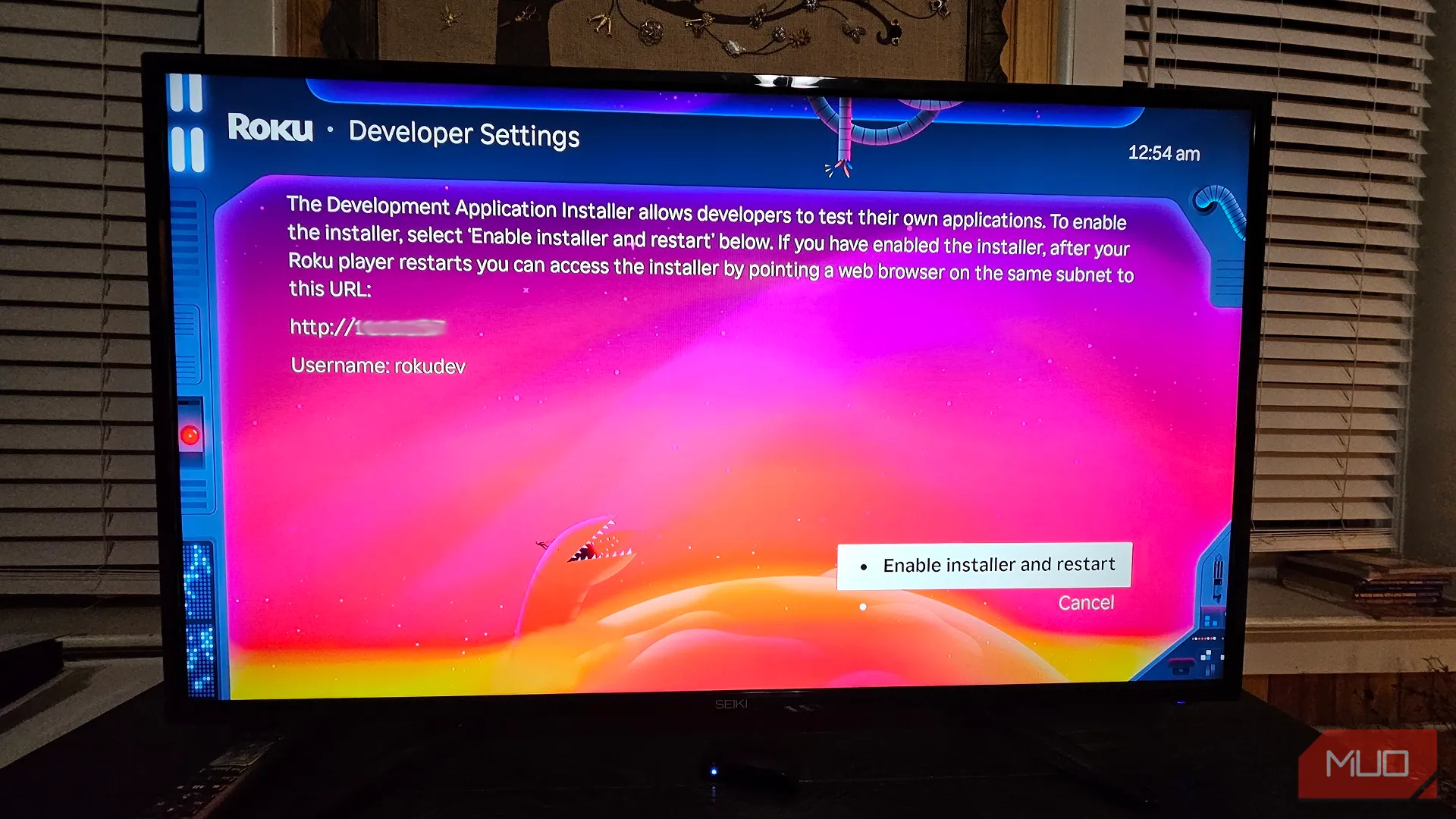 Menu Cài đặt Nhà phát triển Roku làm nổi bật tùy chọn &quot;Enable installer and restart&quot;