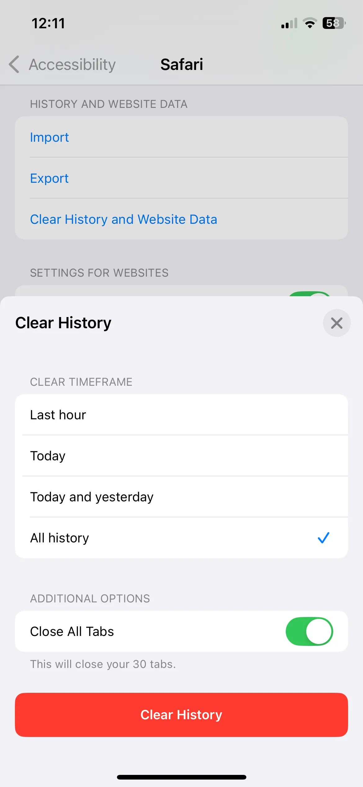 Menu cài đặt Safari trên iPhone, hiển thị tùy chọn &quot;Xóa lịch sử và dữ liệu trang web&quot; để dọn dẹp bộ nhớ đệm