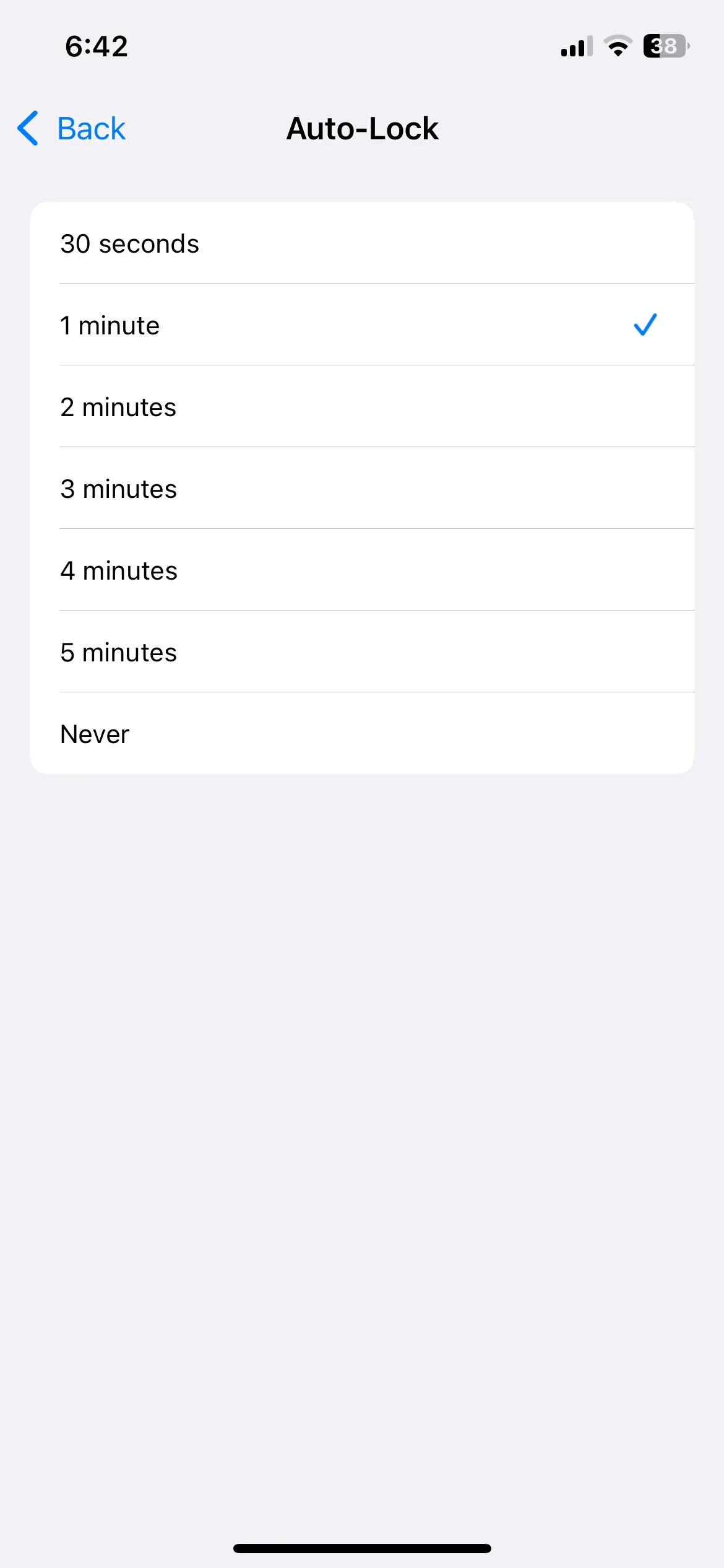 Menu cài đặt thời gian tự động khóa màn hình trên iPhone