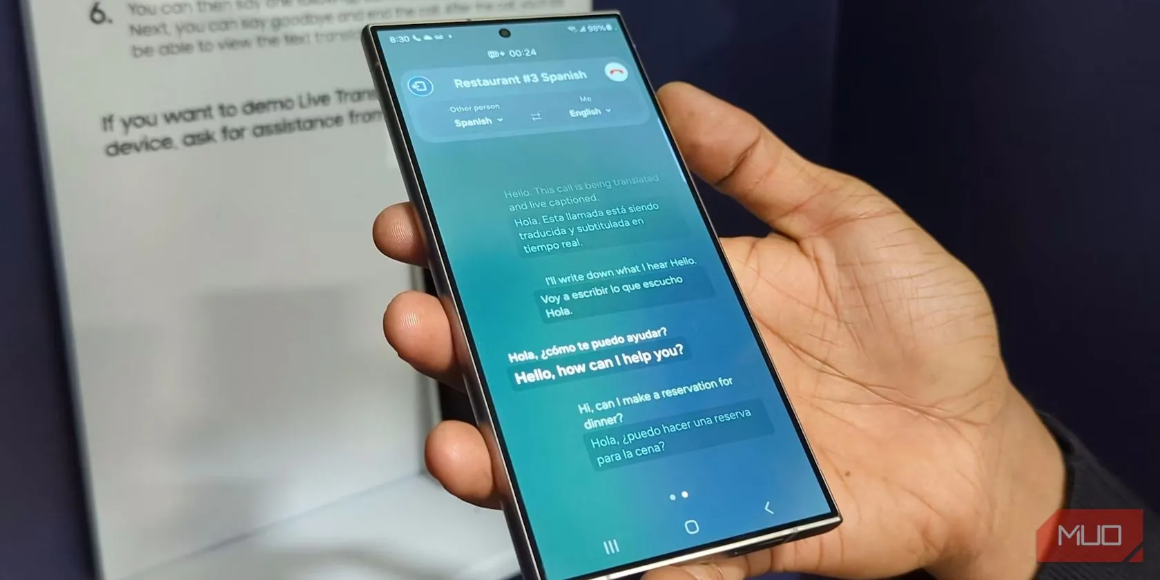 Samsung Galaxy S24 Ultra với tính năng Galaxy AI Live Translate trong cuộc gọi