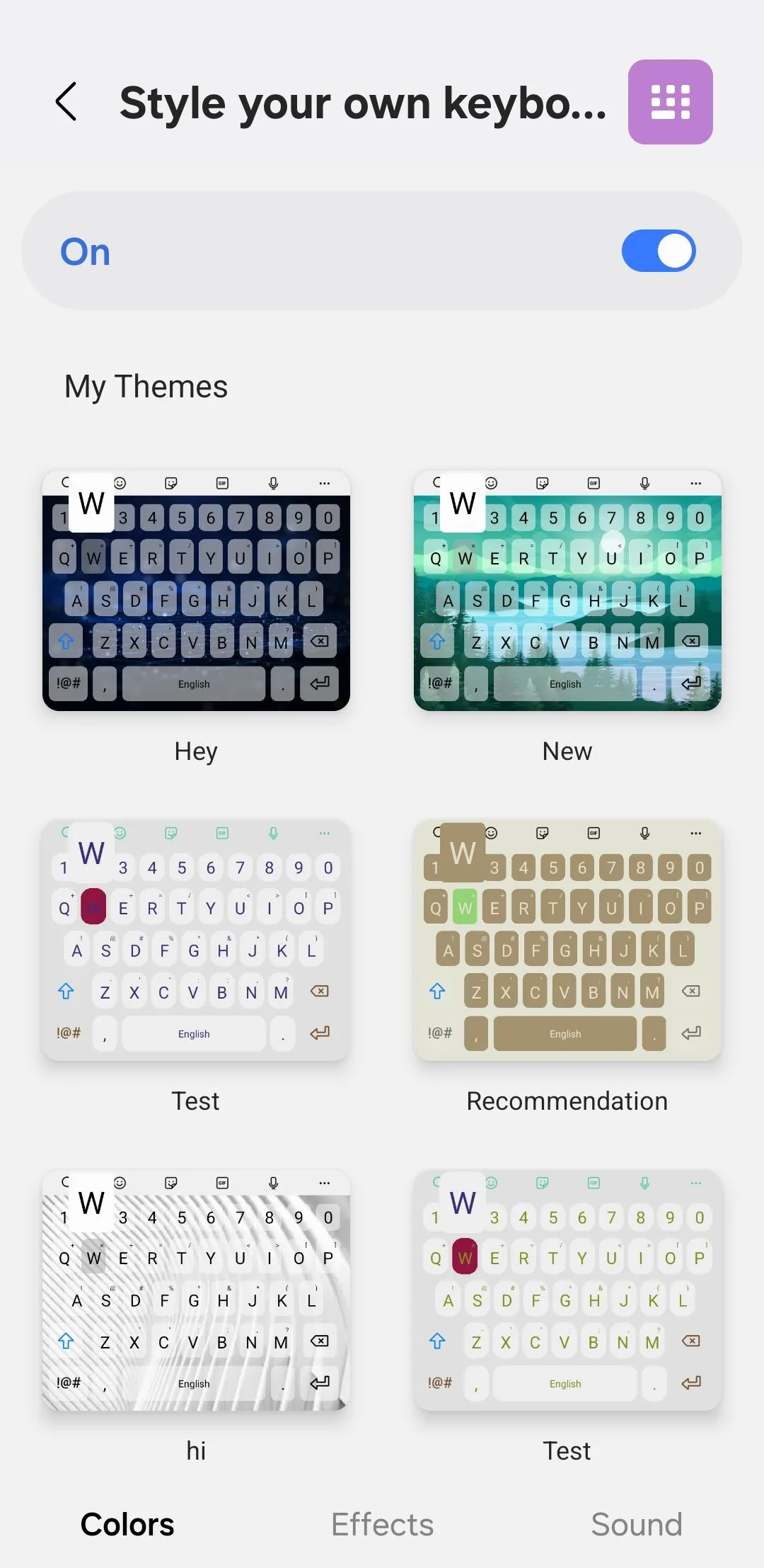 Tab màu sắc trong ứng dụng KeysCafe hiển thị các tùy chọn màu nền bàn phím Samsung