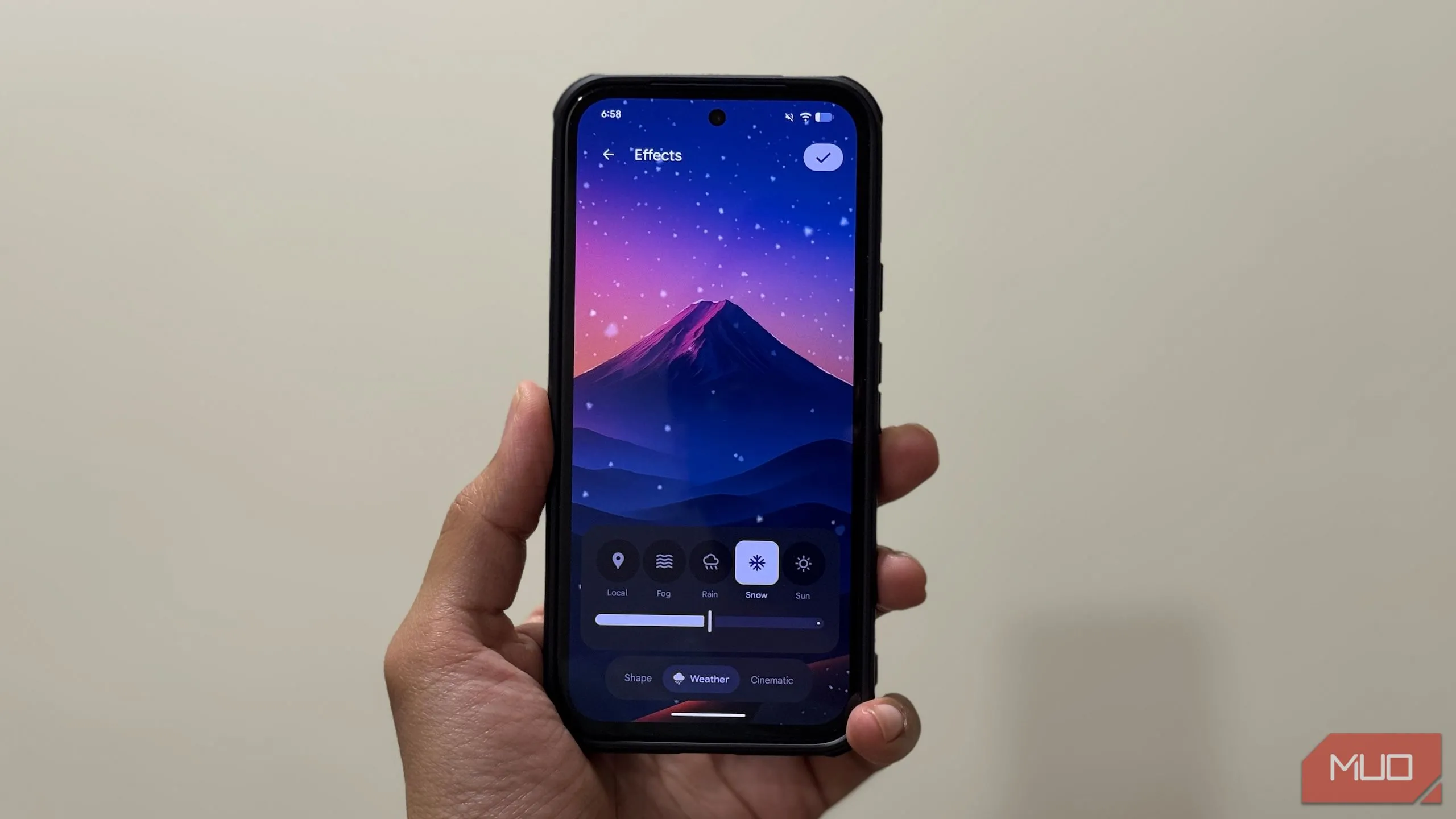 Tính năng hình nền hiệu ứng thời tiết với mưa trong Android 16 trên điện thoại Pixel