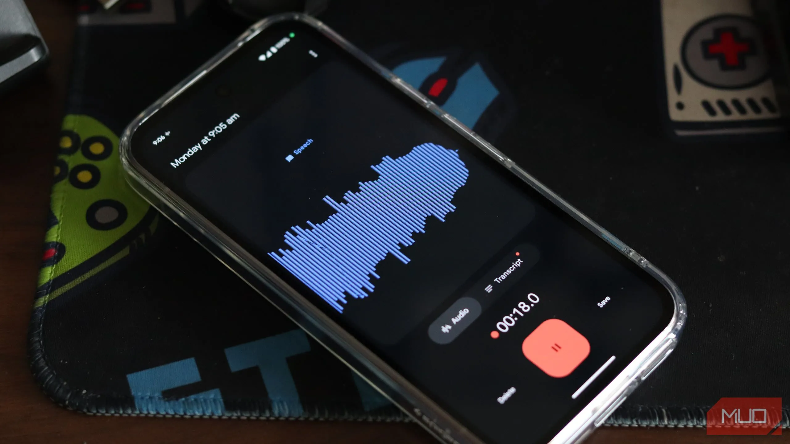 Ứng dụng Google Recorder trên Pixel 9a hiển thị bản ghi âm và phiên âm văn bản