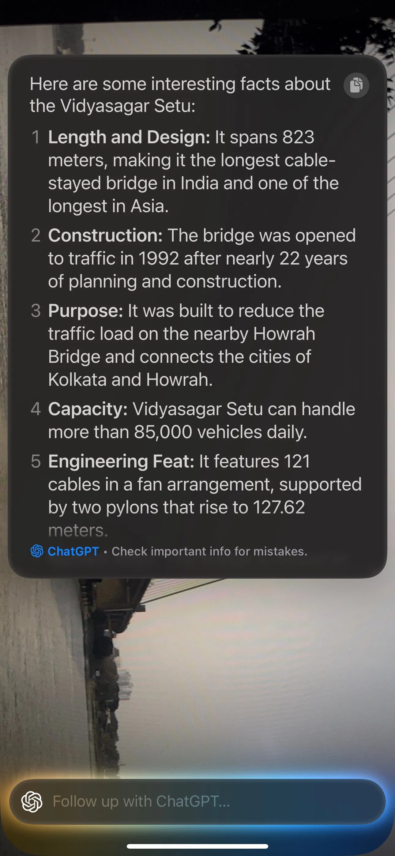 Visual Intelligence cung cấp thông tin chi tiết về địa danh sau khi chụp ảnh trên iPhone