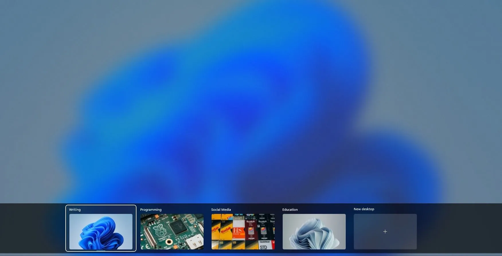 Xem Màn hình ảo với Task View